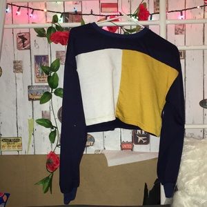 🌻2/$30 Cropped Color-block sweatshirt